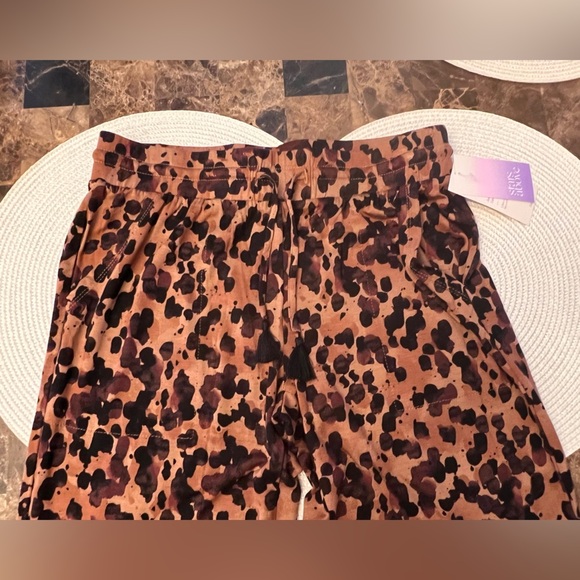 Women’s Pj set size XS and Small 🐆🖤🤎 - Picture 6 of 16